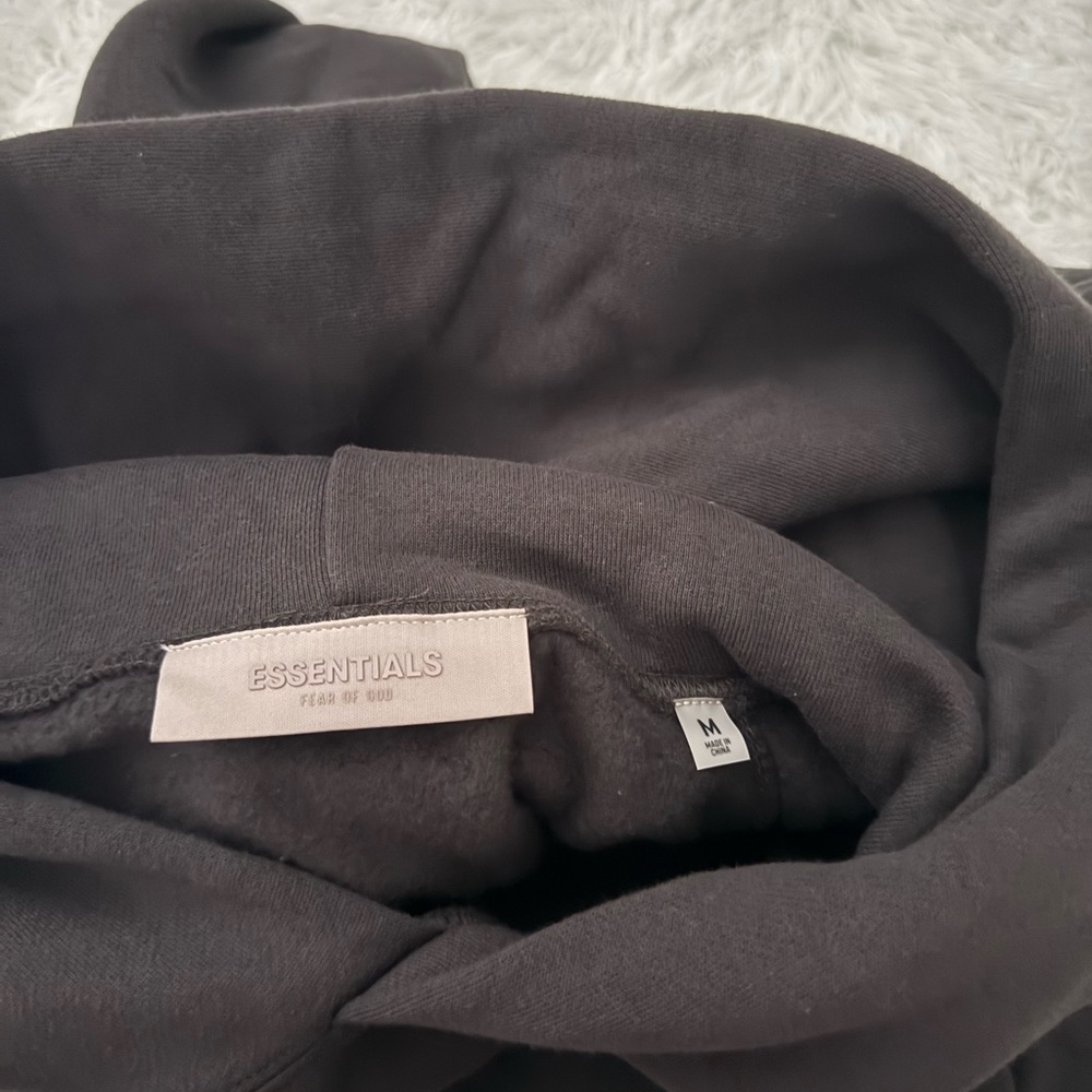 Essentials Black Sweatshirt 1977 Design - Picture 5 of 5